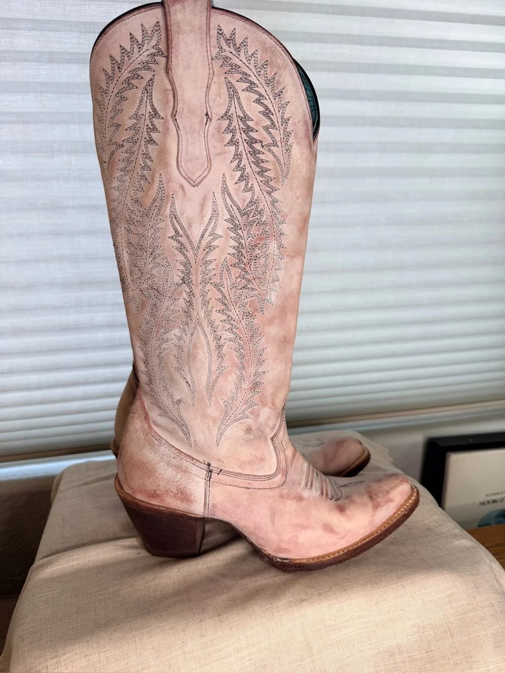 Corral Dusty Rose Women's Distressed Western Cowboy Boots